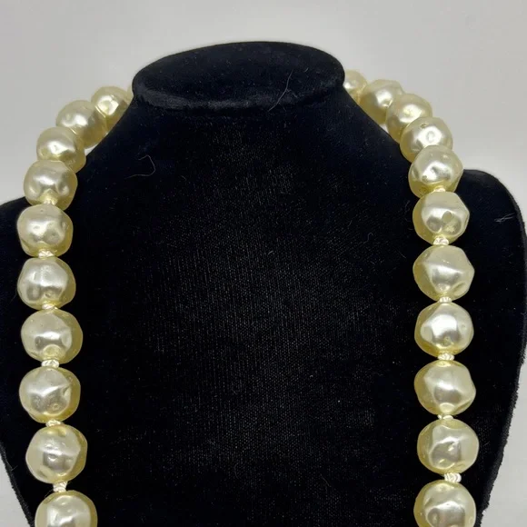 Christian Dior Cream Baroque Pearl Necklace